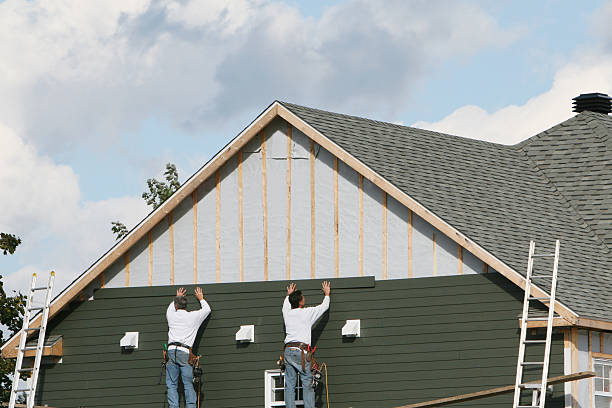 Professional Siding technician working in Vauxhall, NJ